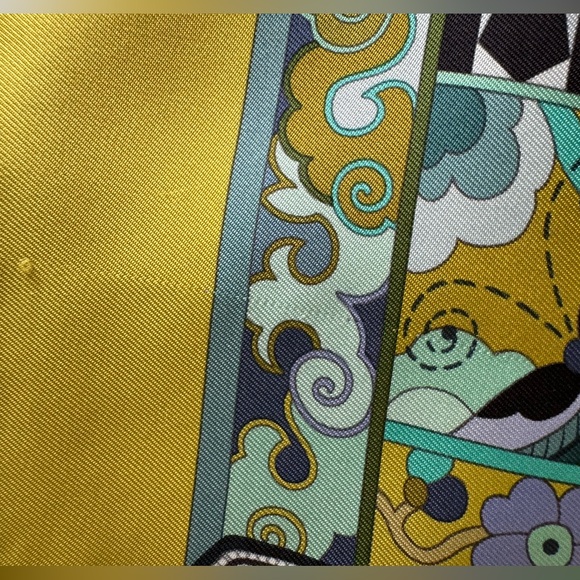 GUC Authentic La Femme aux Semelles de Vent Hermès Scarf 90cm Carré - Picture 7 of 11